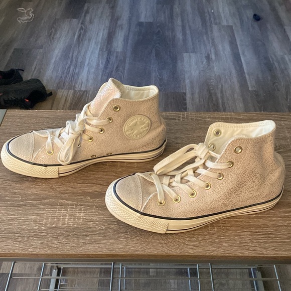 Women’s Converse All Star Ivory metallic high tops 7.5 - Picture 2 of 7